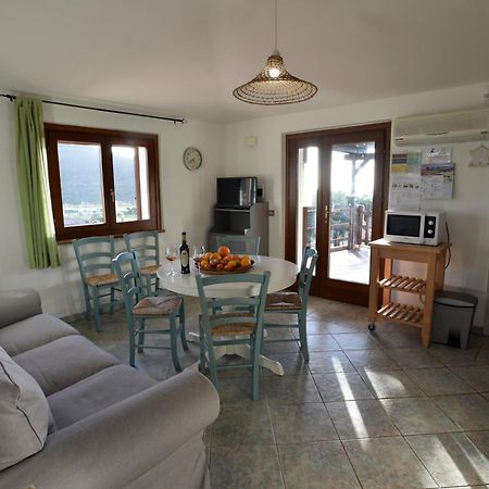 Casa Nel Vigneto Con Vista Mare Apartment Magomadas Exterior foto
