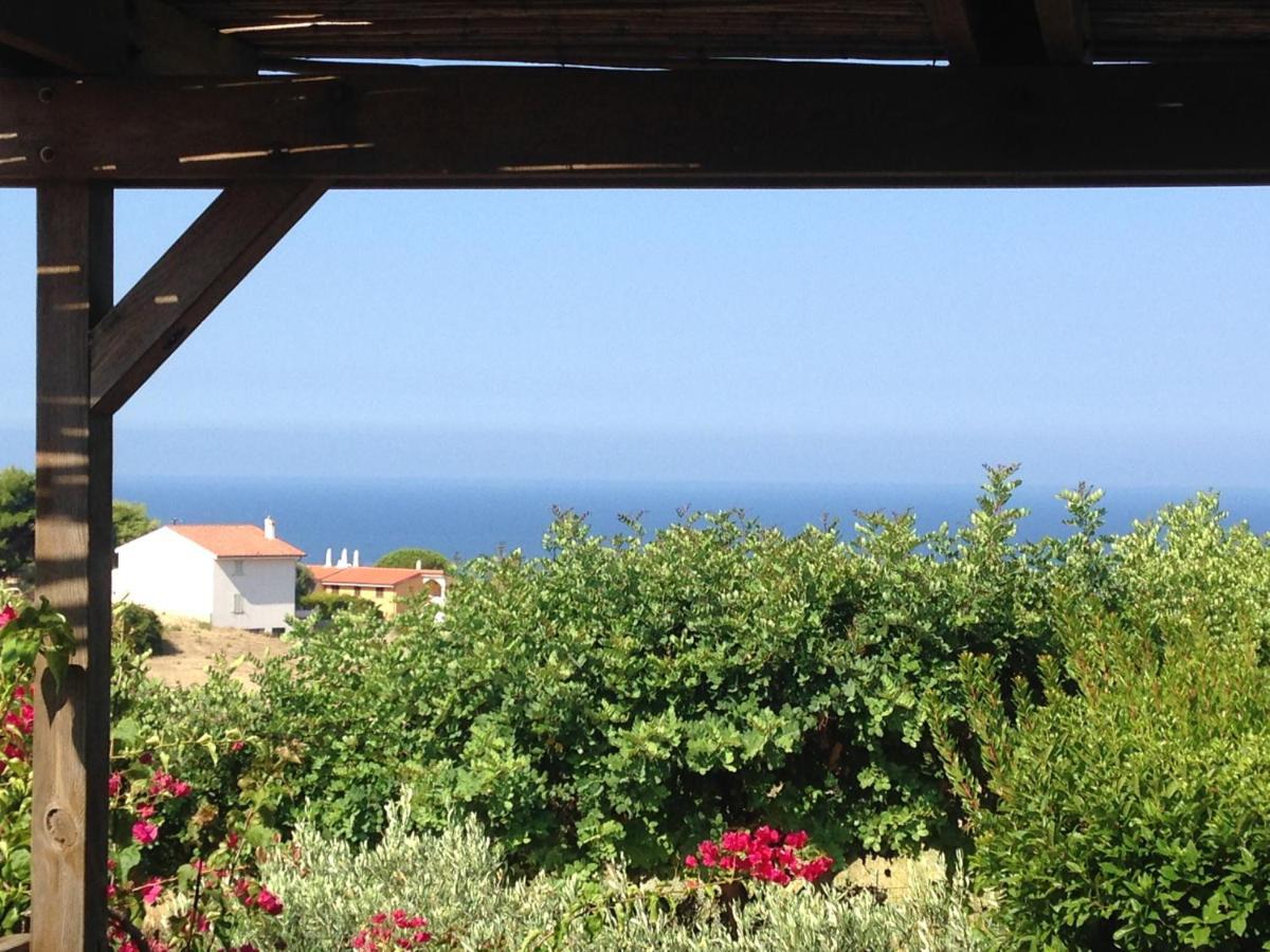 Casa Nel Vigneto Con Vista Mare Apartment Magomadas Exterior foto